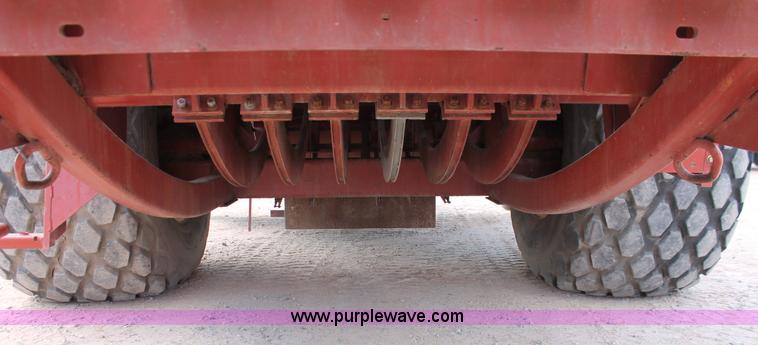 image for item H5851 2000 Hesston 4910 large square baler