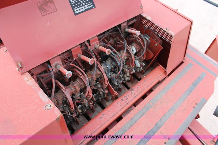 image for item H5851 2000 Hesston 4910 large square baler