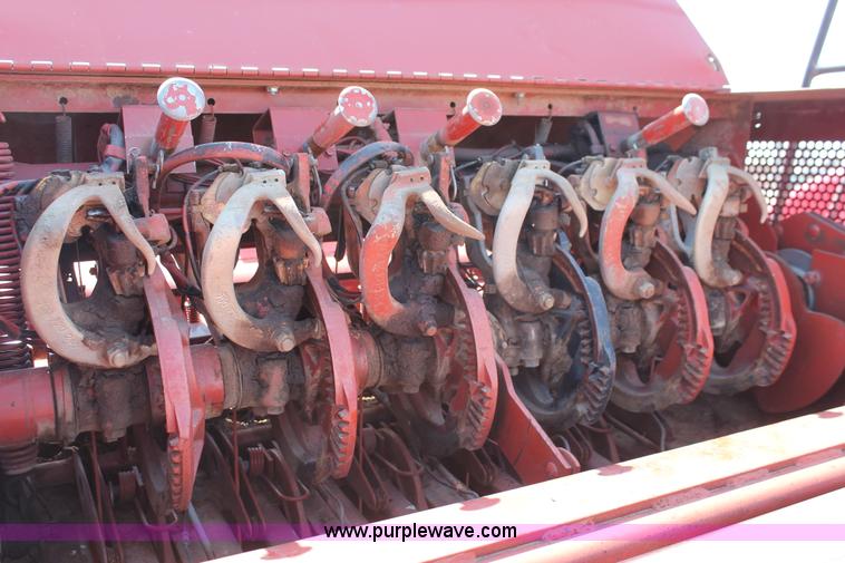 image for item H5851 2000 Hesston 4910 large square baler