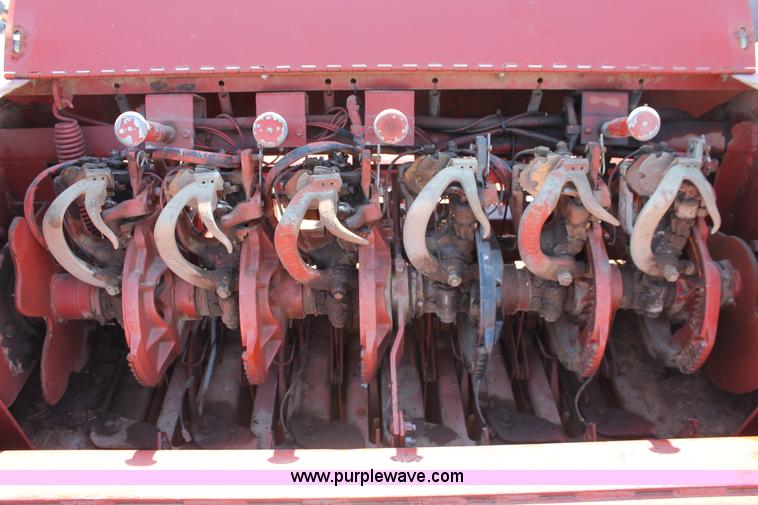 image for item H5851 2000 Hesston 4910 large square baler