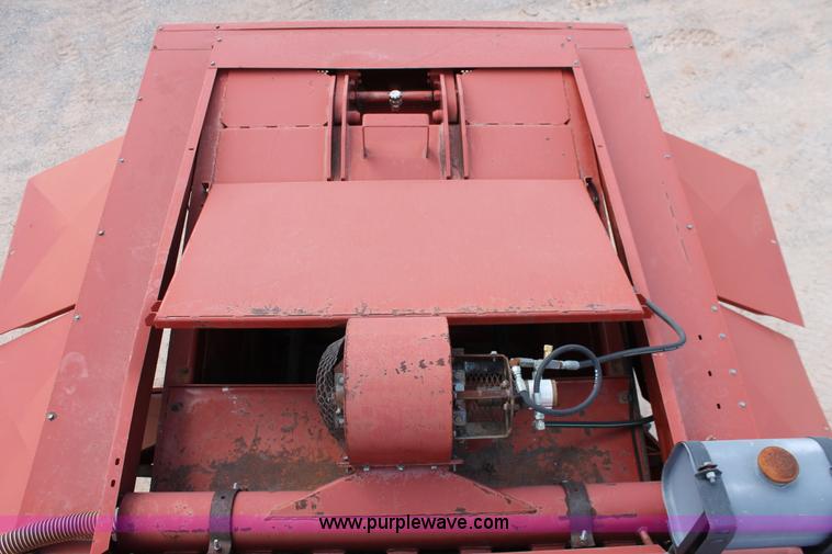 image for item H5851 2000 Hesston 4910 large square baler