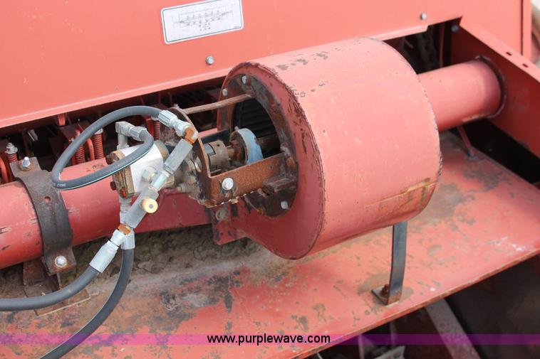 image for item H5851 2000 Hesston 4910 large square baler