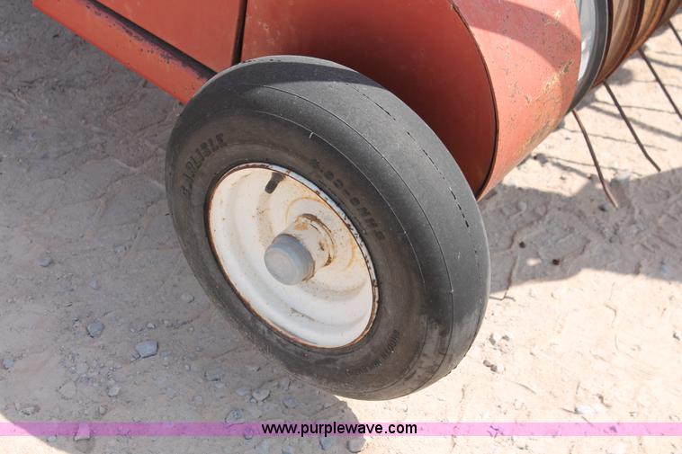 image for item H5851 2000 Hesston 4910 large square baler