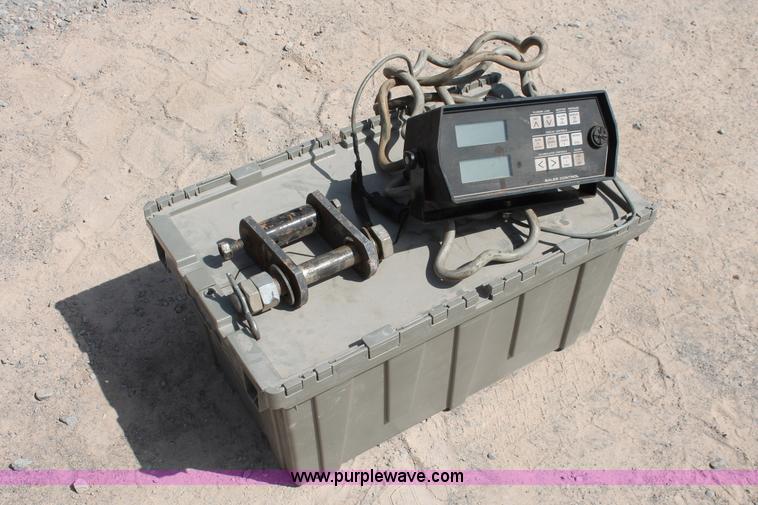 image for item H5851 2000 Hesston 4910 large square baler