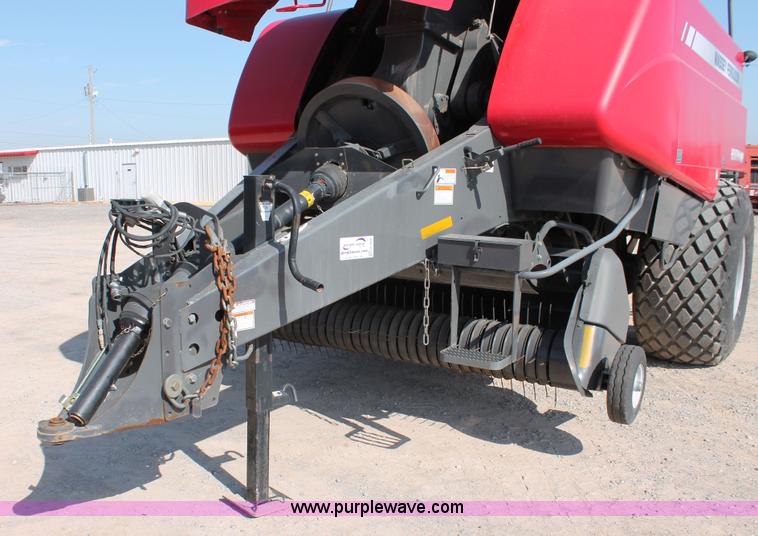 image for item H5856 2010 Massey-Ferguson 2190 large square baler
