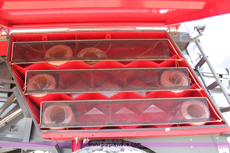 image for item H5856 2010 Massey-Ferguson 2190 large square baler