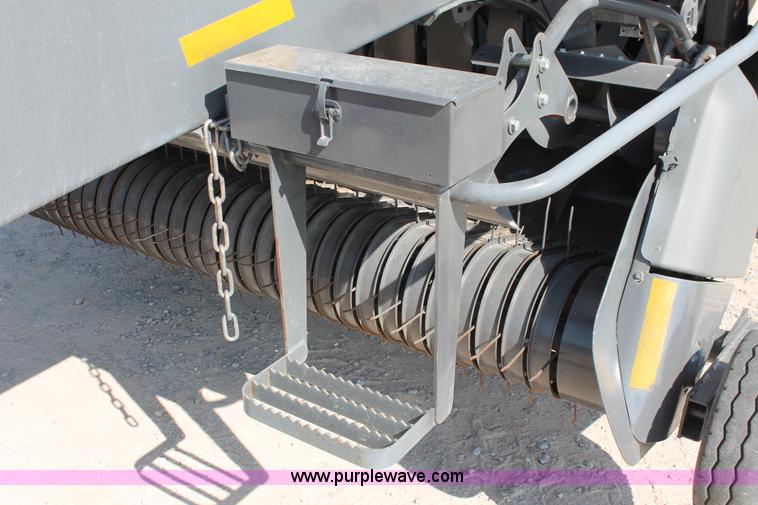 image for item H5856 2010 Massey-Ferguson 2190 large square baler