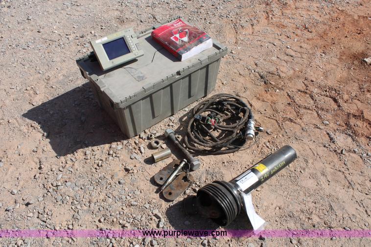 image for item H5856 2010 Massey-Ferguson 2190 large square baler