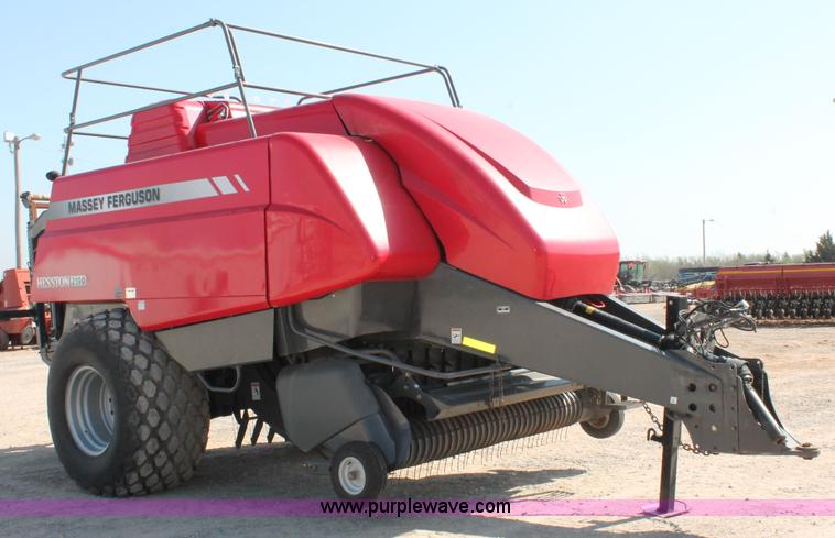 image for item H5857 2011 Massey-Ferguson 2190 large square baler