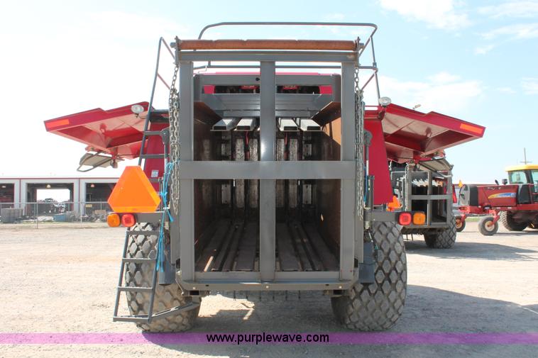image for item H5857 2011 Massey-Ferguson 2190 large square baler