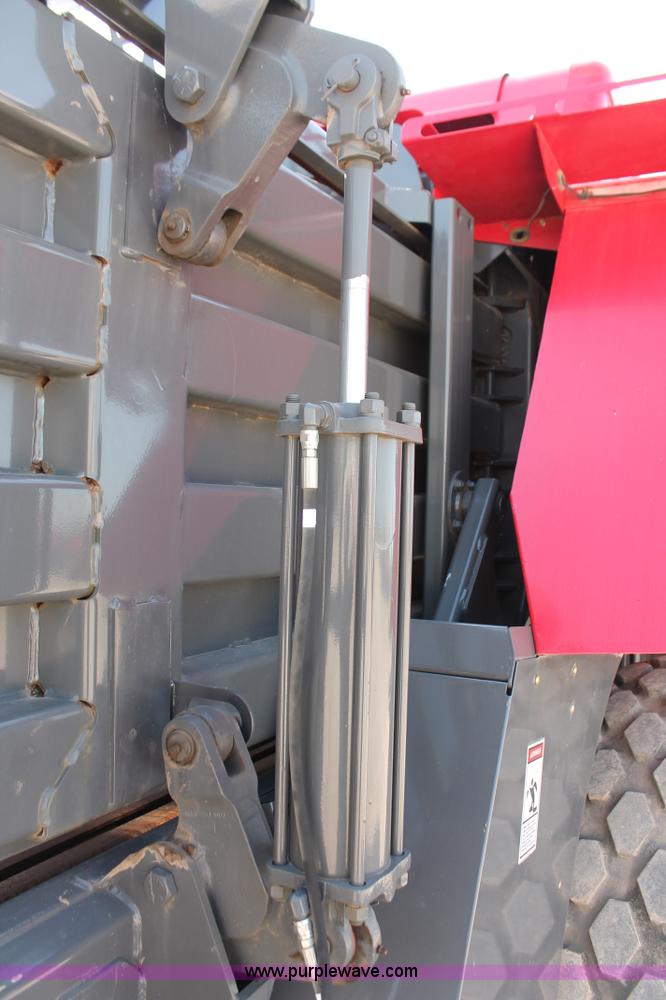 image for item H5857 2011 Massey-Ferguson 2190 large square baler