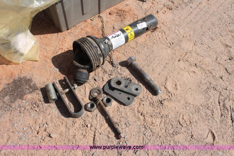 image for item H5857 2011 Massey-Ferguson 2190 large square baler