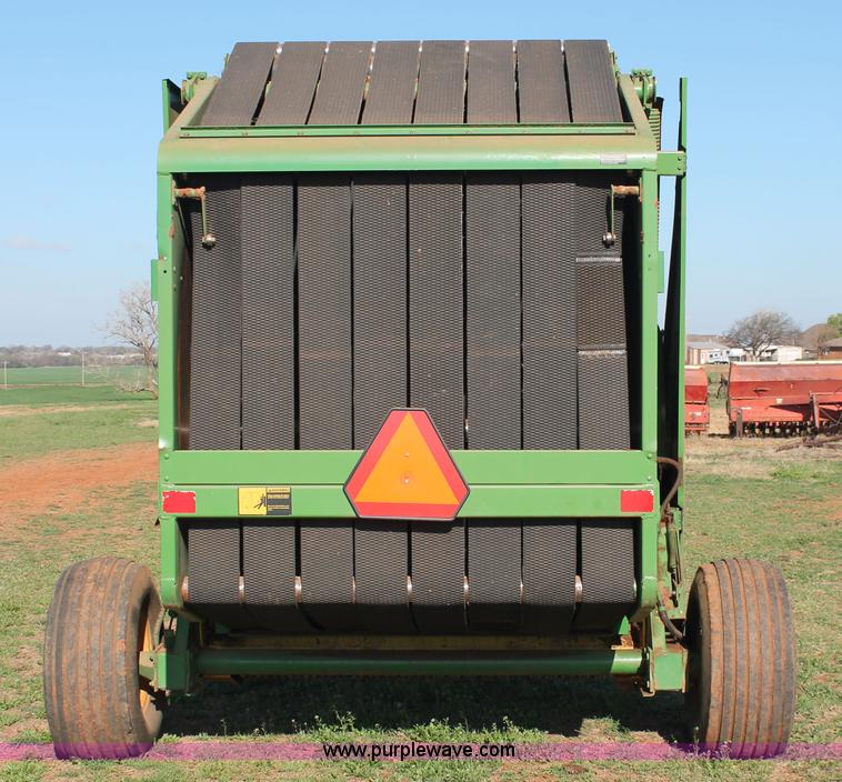 image for item H5880 John Deere 530 round baler