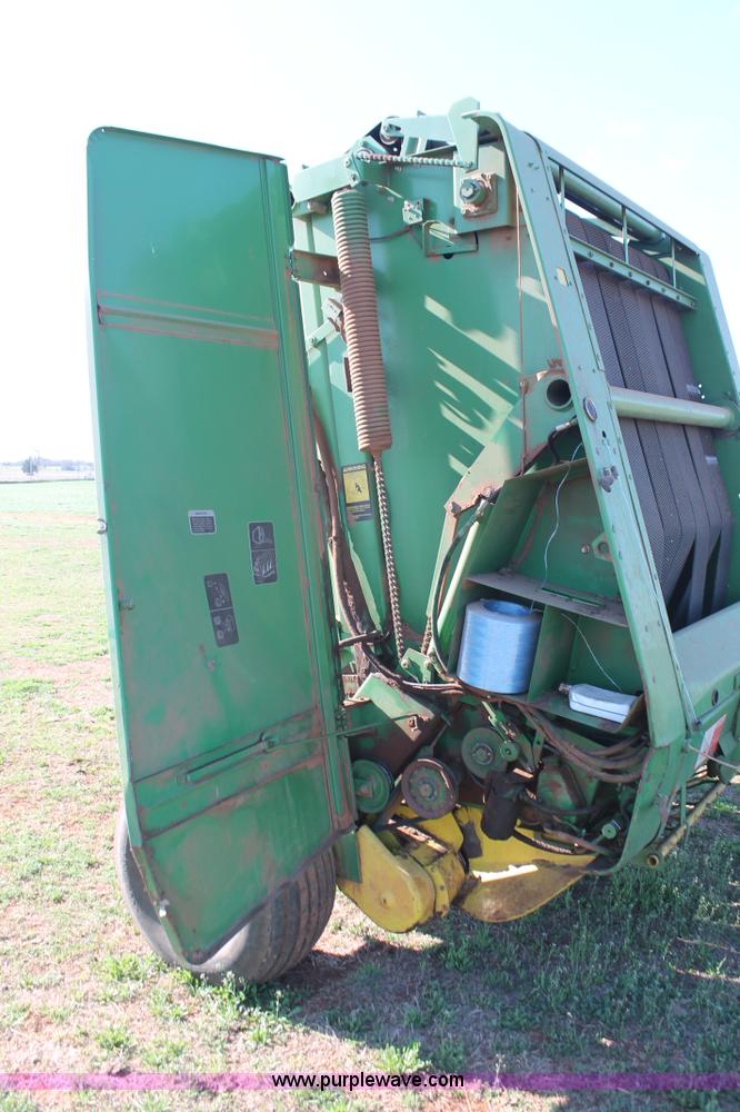 image for item H5880 John Deere 530 round baler