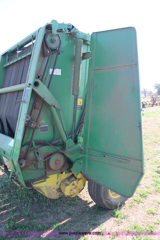 image for item H5880 John Deere 530 round baler