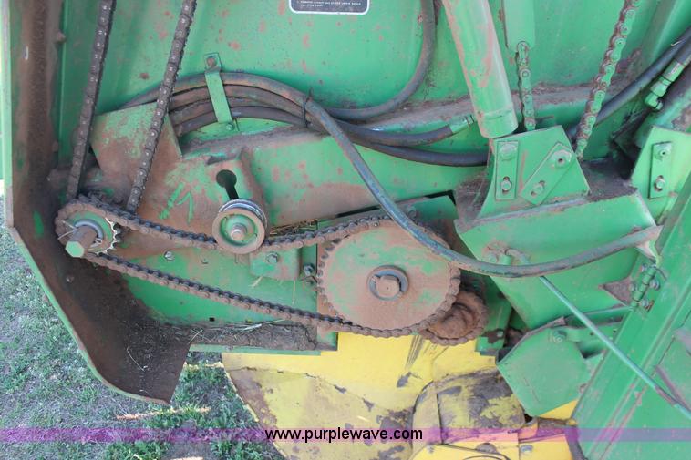 image for item H5880 John Deere 530 round baler