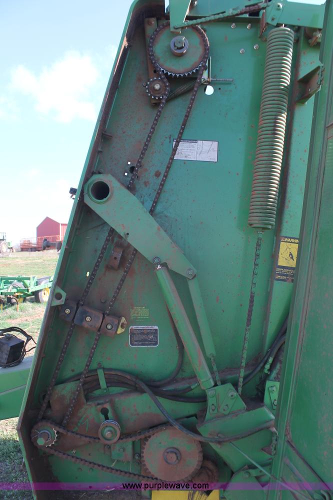 image for item H5880 John Deere 530 round baler