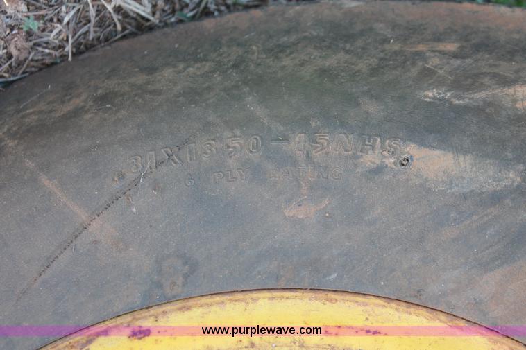 image for item H5880 John Deere 530 round baler