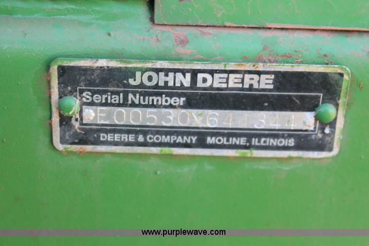 image for item H5880 John Deere 530 round baler