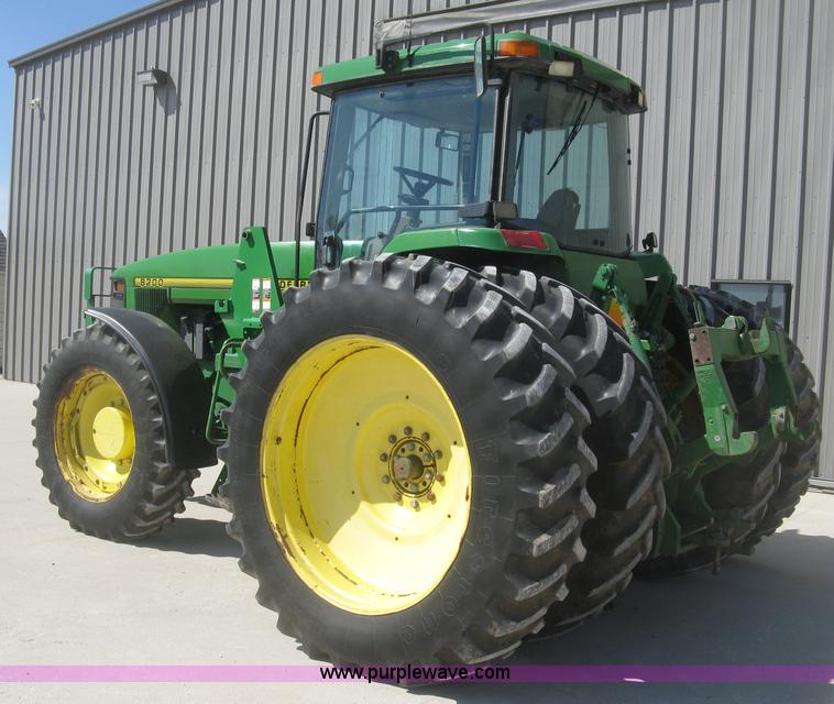 image for item H8717 1996 John Deere 8200 MFWD tractor