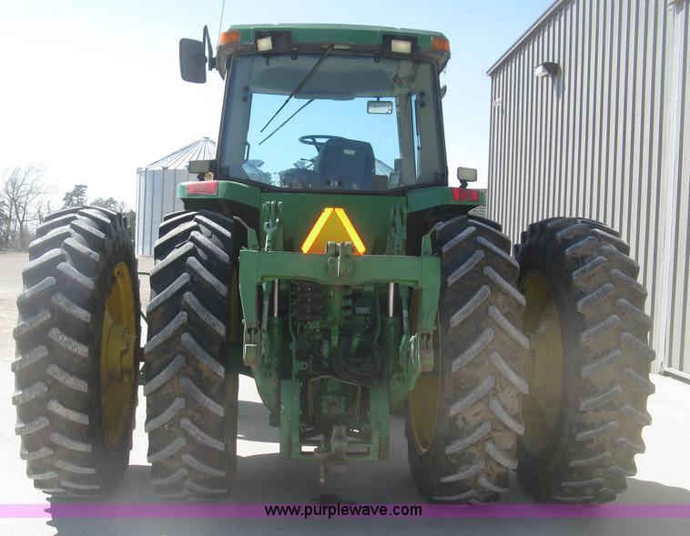 image for item H8717 1996 John Deere 8200 MFWD tractor