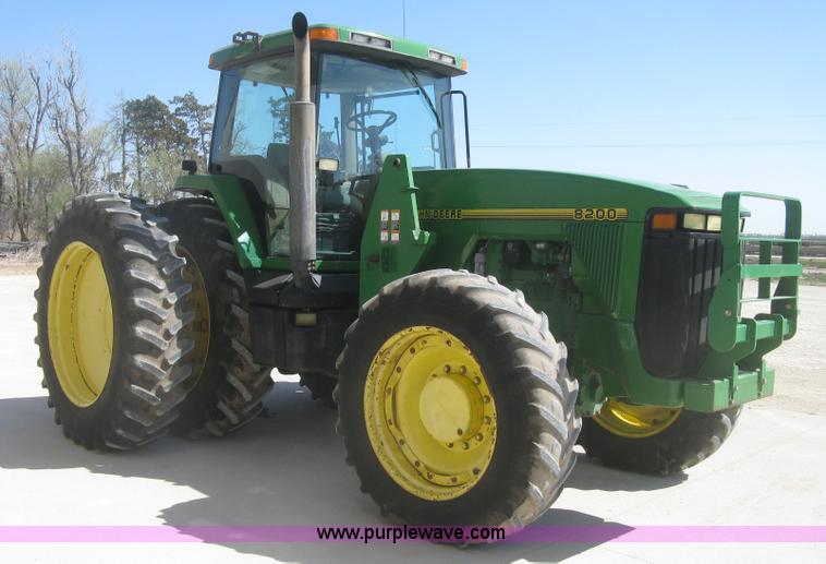 image for item H8717 1996 John Deere 8200 MFWD tractor