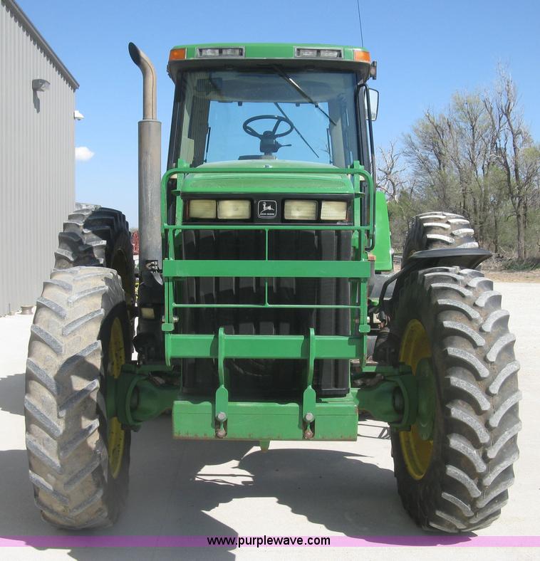 image for item H8717 1996 John Deere 8200 MFWD tractor