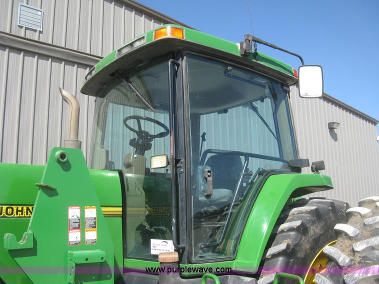 image for item H8717 1996 John Deere 8200 MFWD tractor