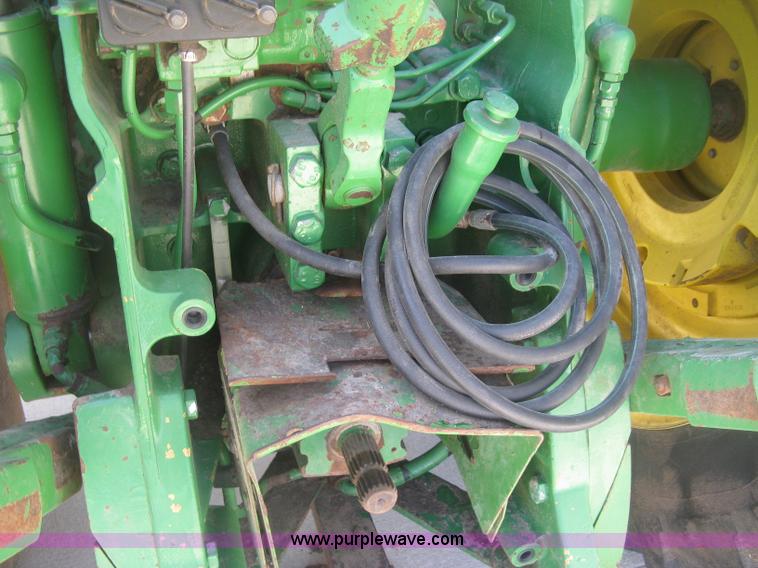 image for item H8717 1996 John Deere 8200 MFWD tractor