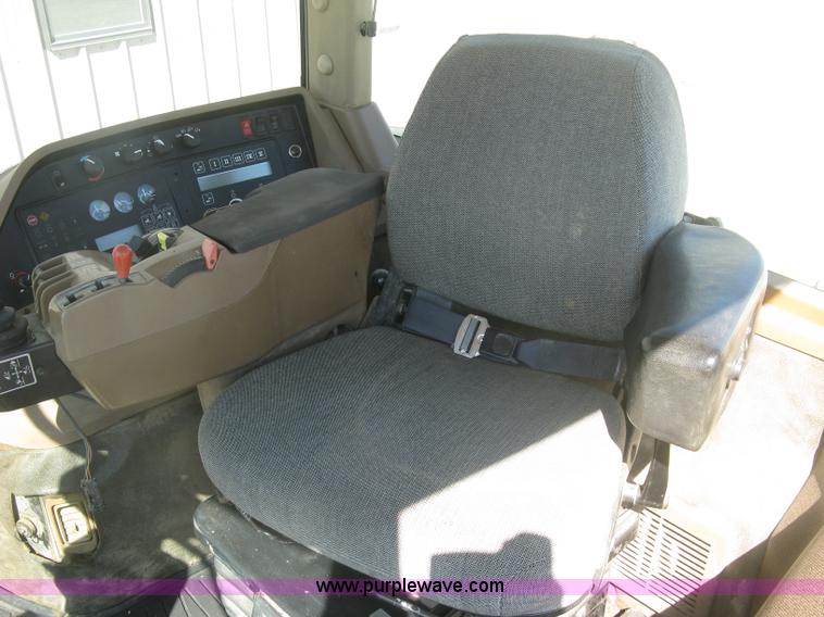 image for item H8717 1996 John Deere 8200 MFWD tractor