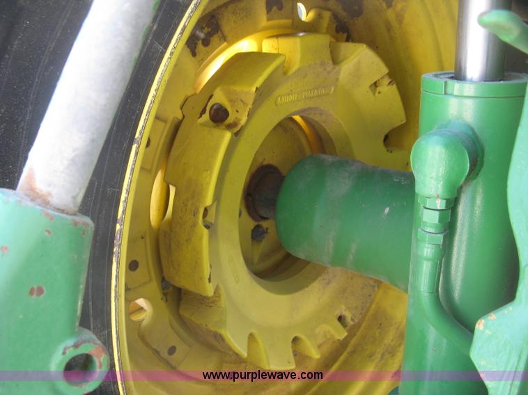 image for item H8717 1996 John Deere 8200 MFWD tractor