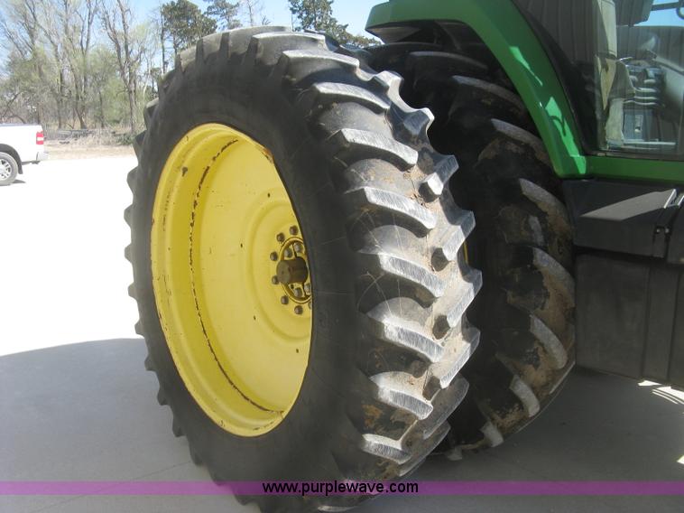 image for item H8717 1996 John Deere 8200 MFWD tractor