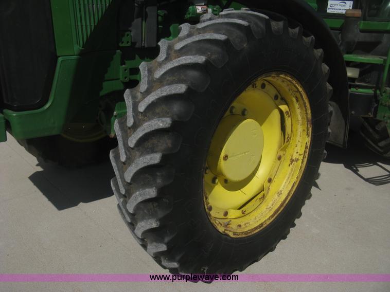 image for item H8717 1996 John Deere 8200 MFWD tractor