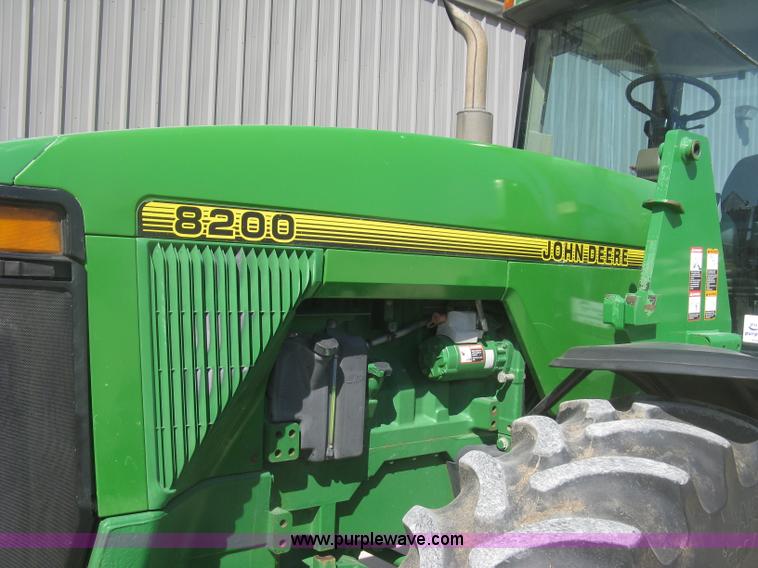 image for item H8717 1996 John Deere 8200 MFWD tractor