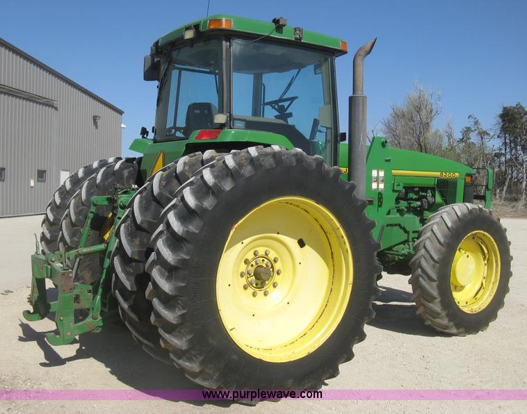 image for item H8717 1996 John Deere 8200 MFWD tractor