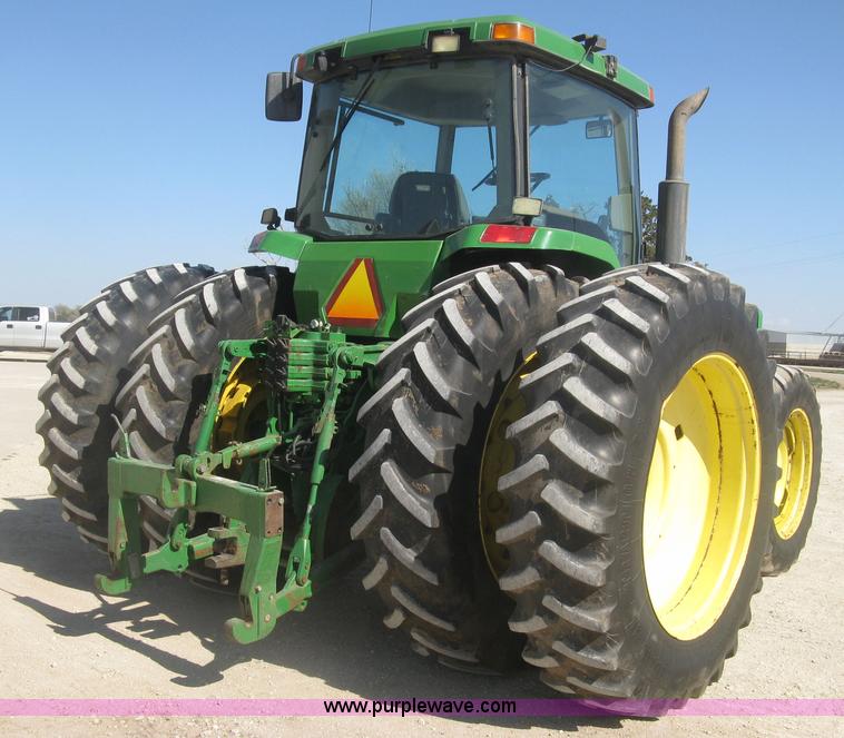 image for item H8717 1996 John Deere 8200 MFWD tractor