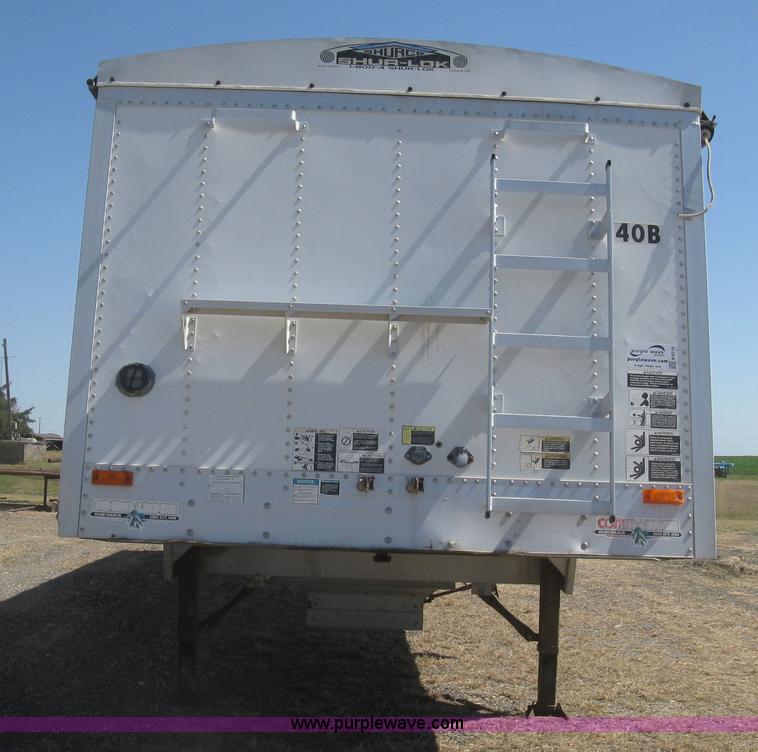 image for item H8718 1999 Wilson Commander grain trailer