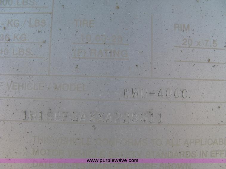 image for item H8718 1999 Wilson Commander grain trailer