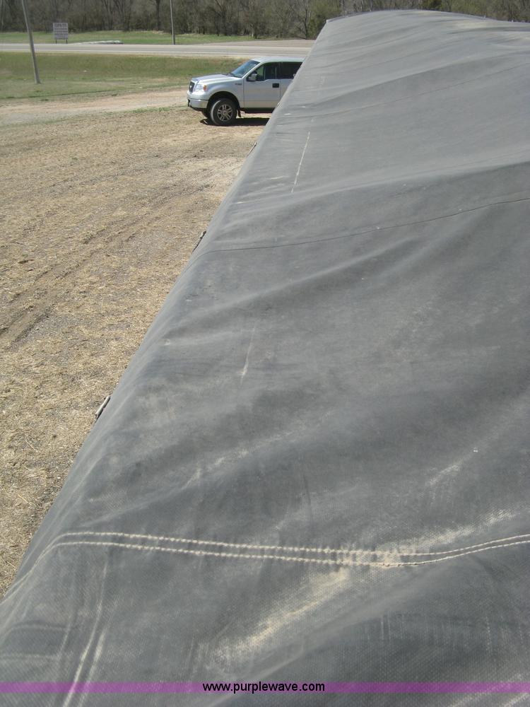 image for item H8718 1999 Wilson Commander grain trailer