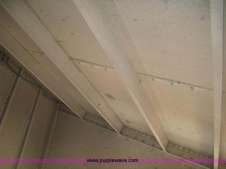 image for item H8718 1999 Wilson Commander grain trailer