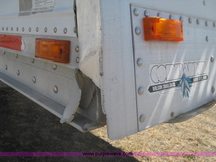 image for item H8718 1999 Wilson Commander grain trailer