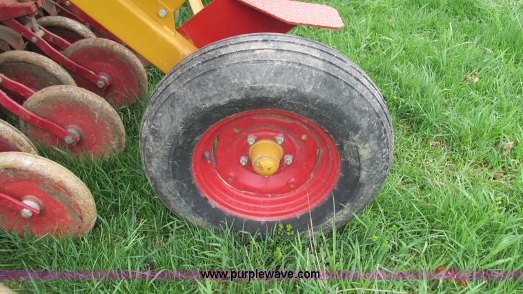 image for item I3055 HayBuster 107 drill