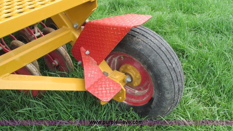 image for item I3055 HayBuster 107 drill