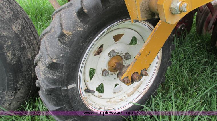 image for item I3055 HayBuster 107 drill