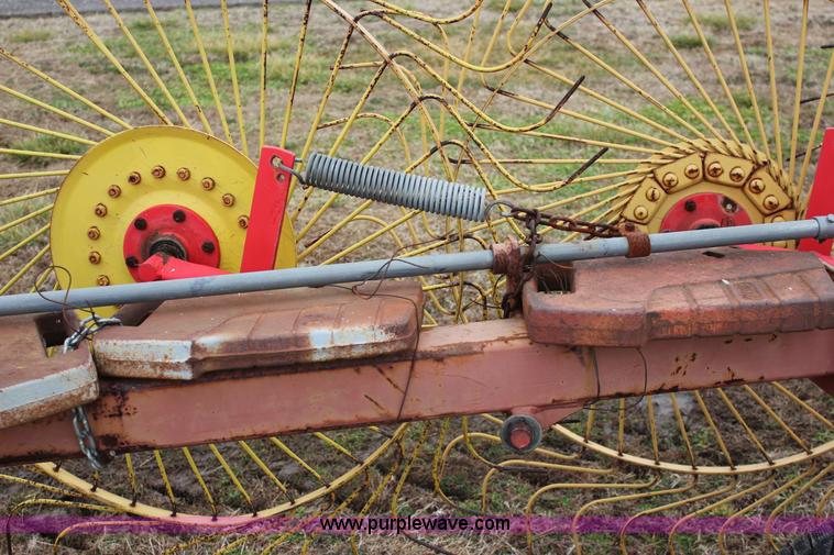 image for item J2281 Enorossi 9 wheel rake