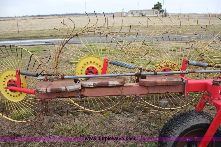 image for item J2281 Enorossi 9 wheel rake