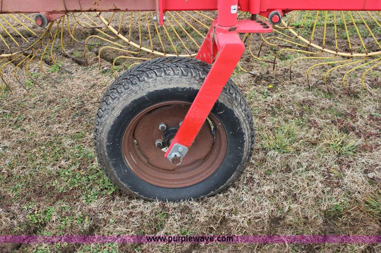 image for item J2281 Enorossi 9 wheel rake