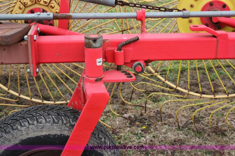 image for item J2281 Enorossi 9 wheel rake