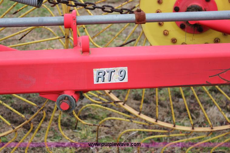 image for item J2281 Enorossi 9 wheel rake