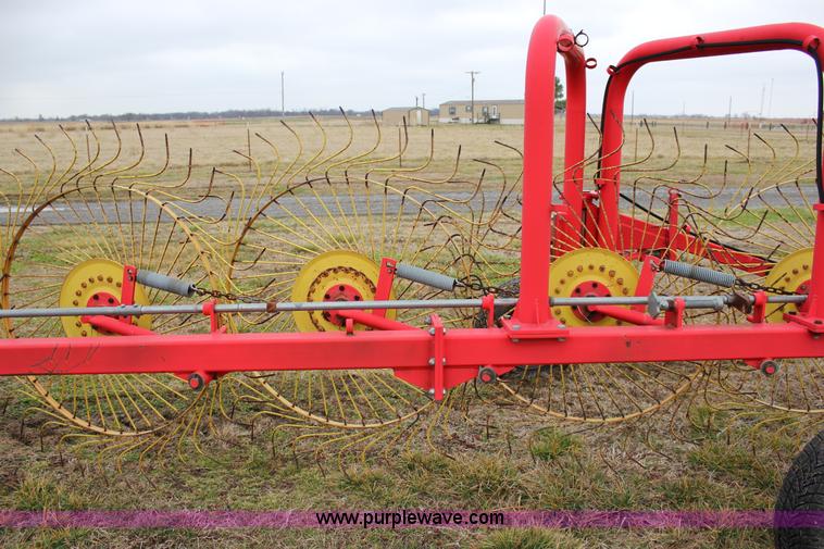 image for item J2281 Enorossi 9 wheel rake